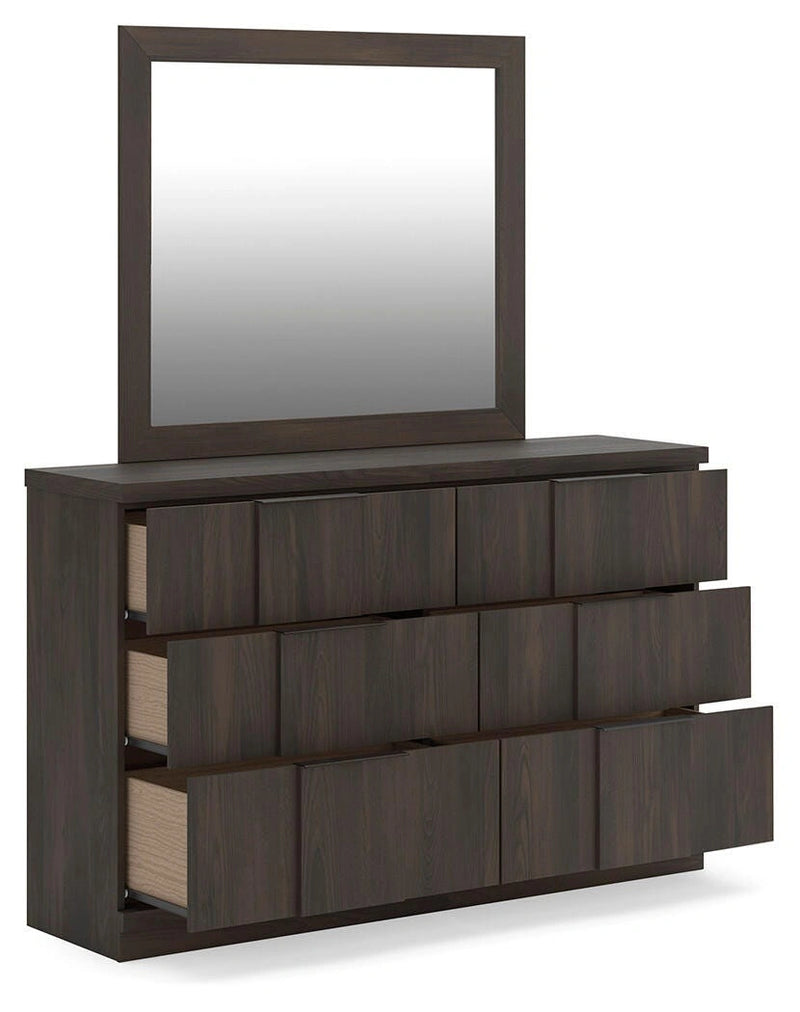 Shaehartin Dresser