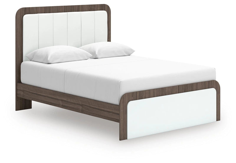 Kendanport Upholstered Bed